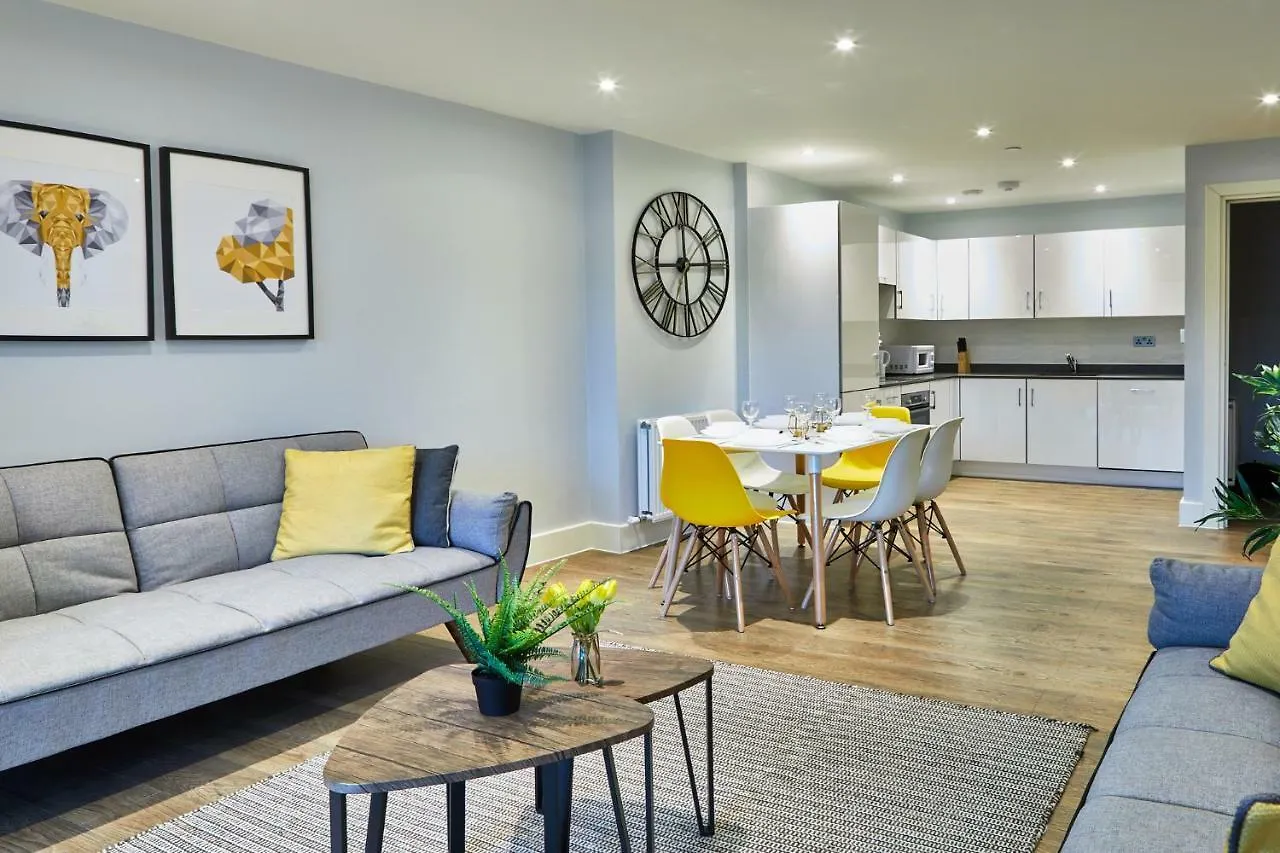 Elegant Plus Luxury Apartments London 0*,